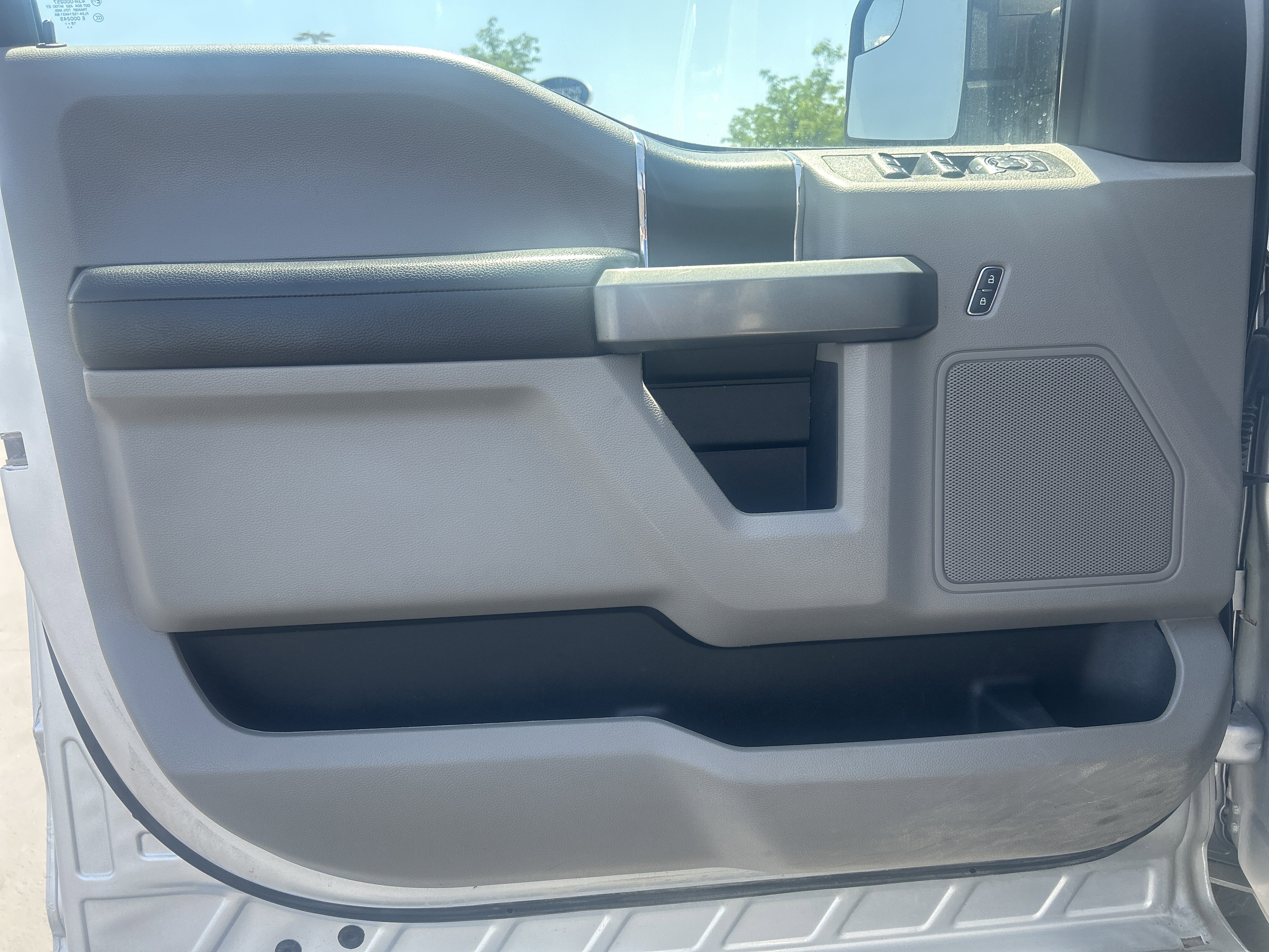 Certified 2019 Ford F150 XLT w/ Trailer Tow Package AWD/4WD image 15