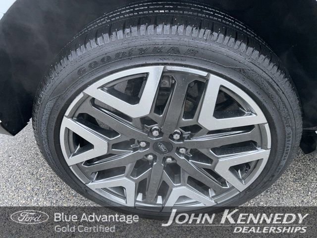 Certified 2025 Ford Expedition Max Platinum w/ Platinum Ultimate Package image 11