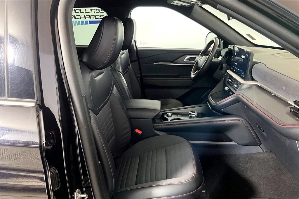 Certified 2025 Ford Explorer ST-Line AWD/4WD image 6