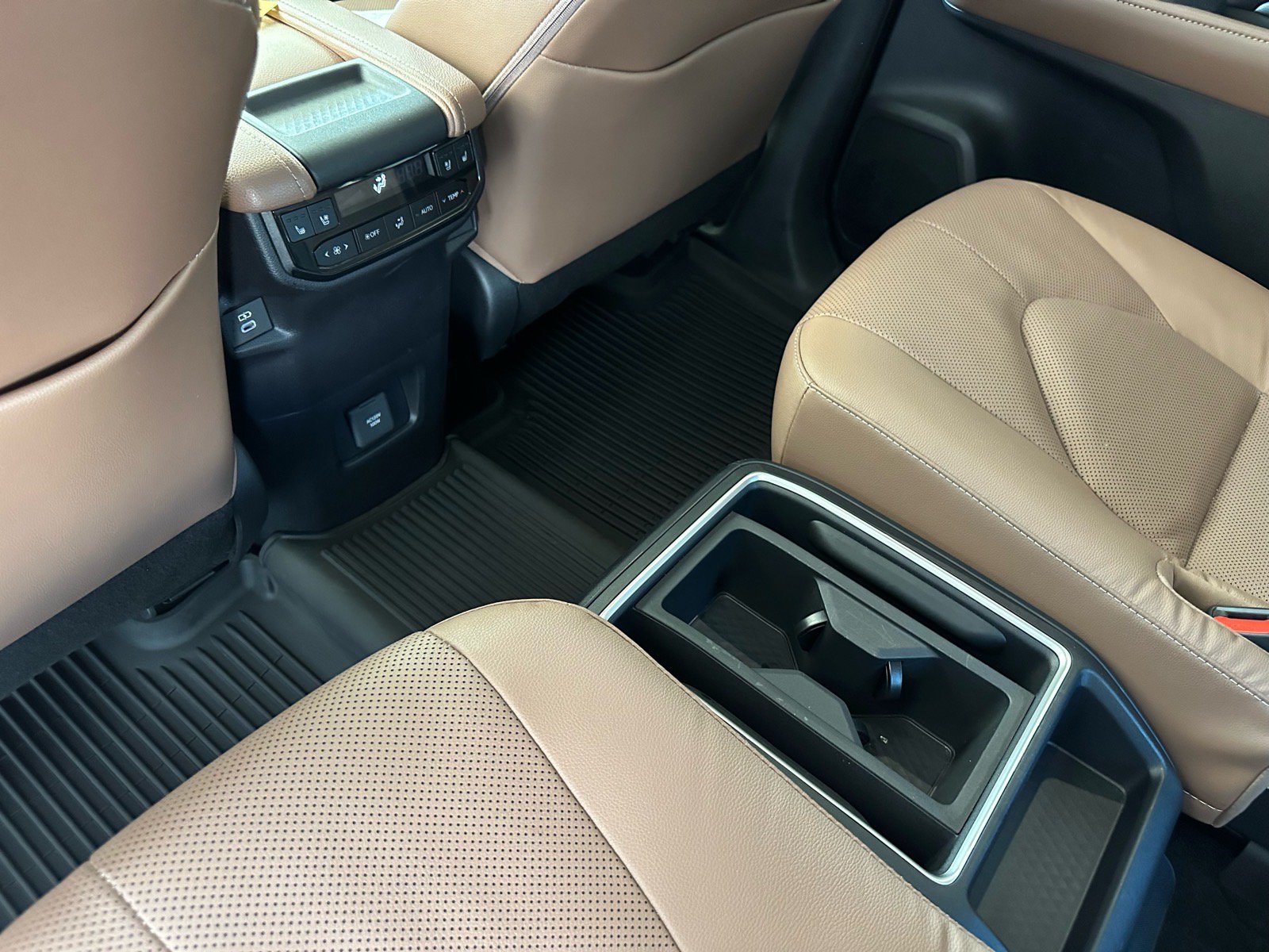 Used 2026 Toyota Grand Highlander AWD image 29