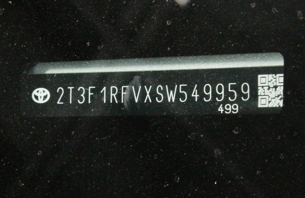 Used 2025 Toyota RAV4 LE AWD/4WD image 32