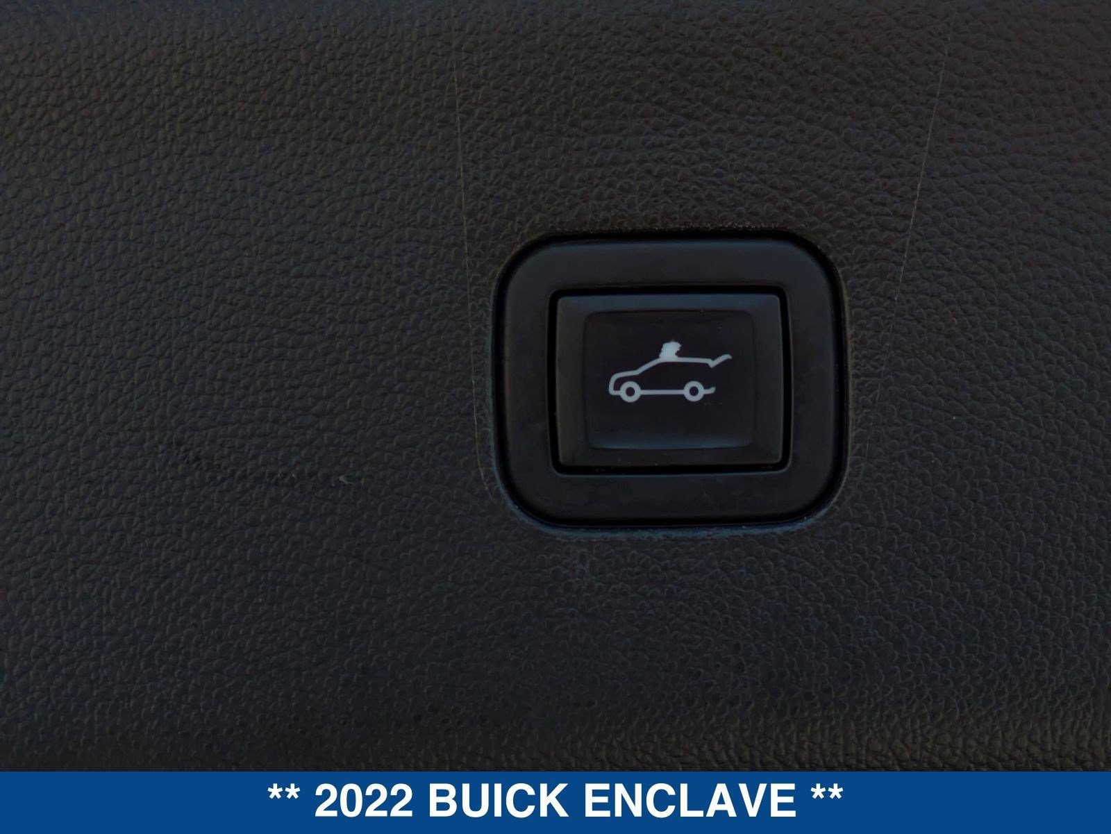 Used 2022 Buick Enclave Essence image 14