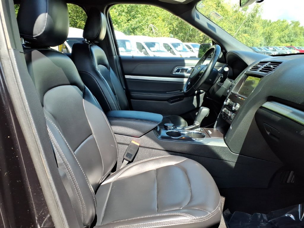 Certified 2019 Ford Explorer XLT w/ Equipment Group 202A AWD/4WD image 10