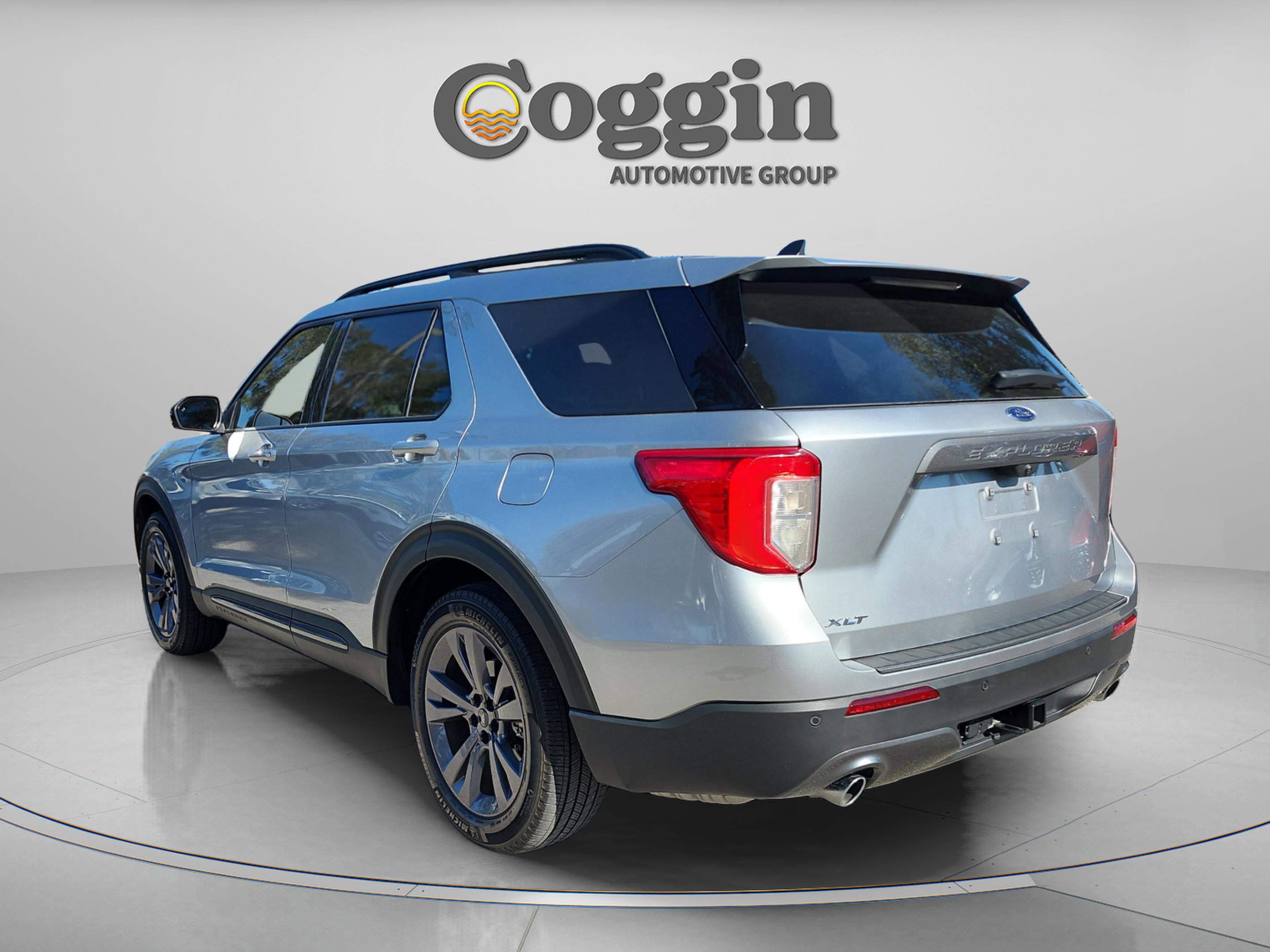 Certified 2023 Ford Explorer XLT w/ Equipment Group 202A image 4