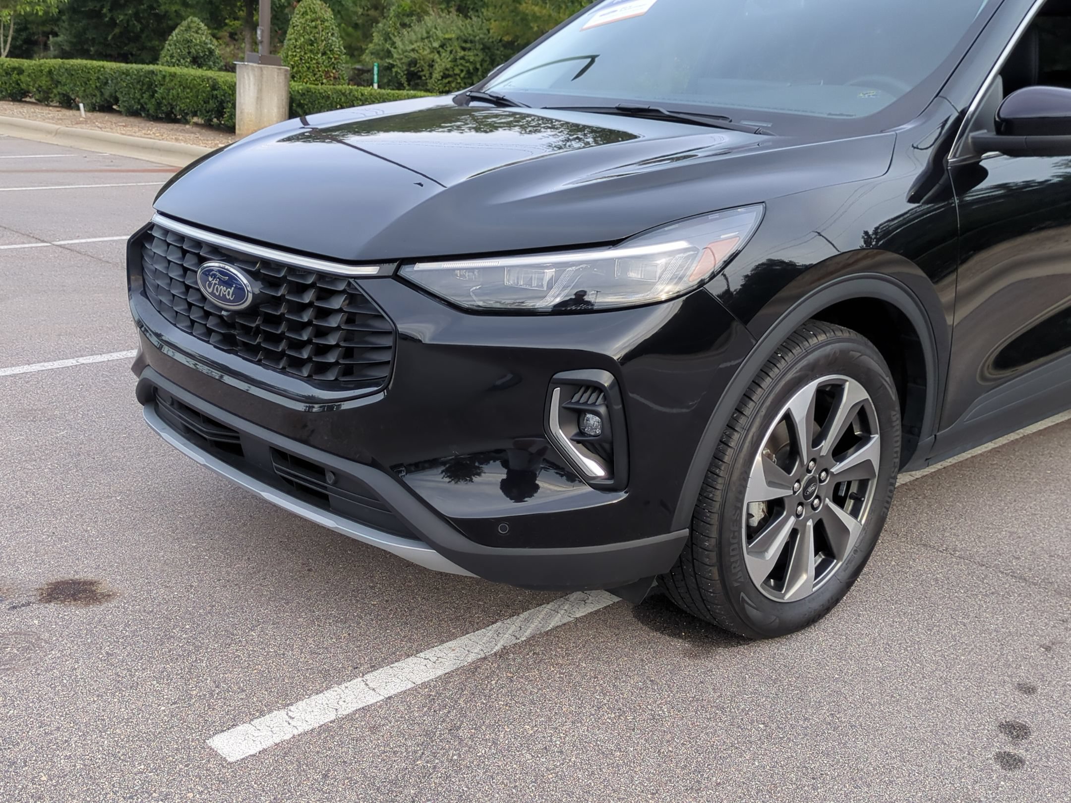 Certified 2023 Ford Escape Platinum AWD/4WD image 10