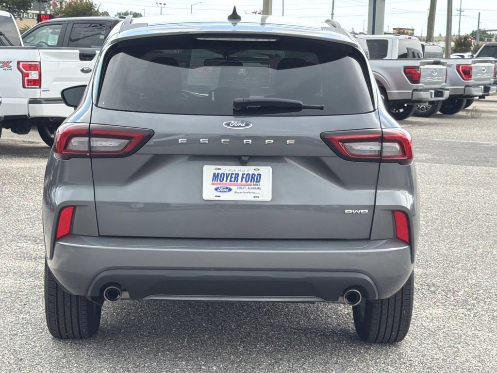 Certified 2024 Ford Escape ST-Line AWD/4WD image 5