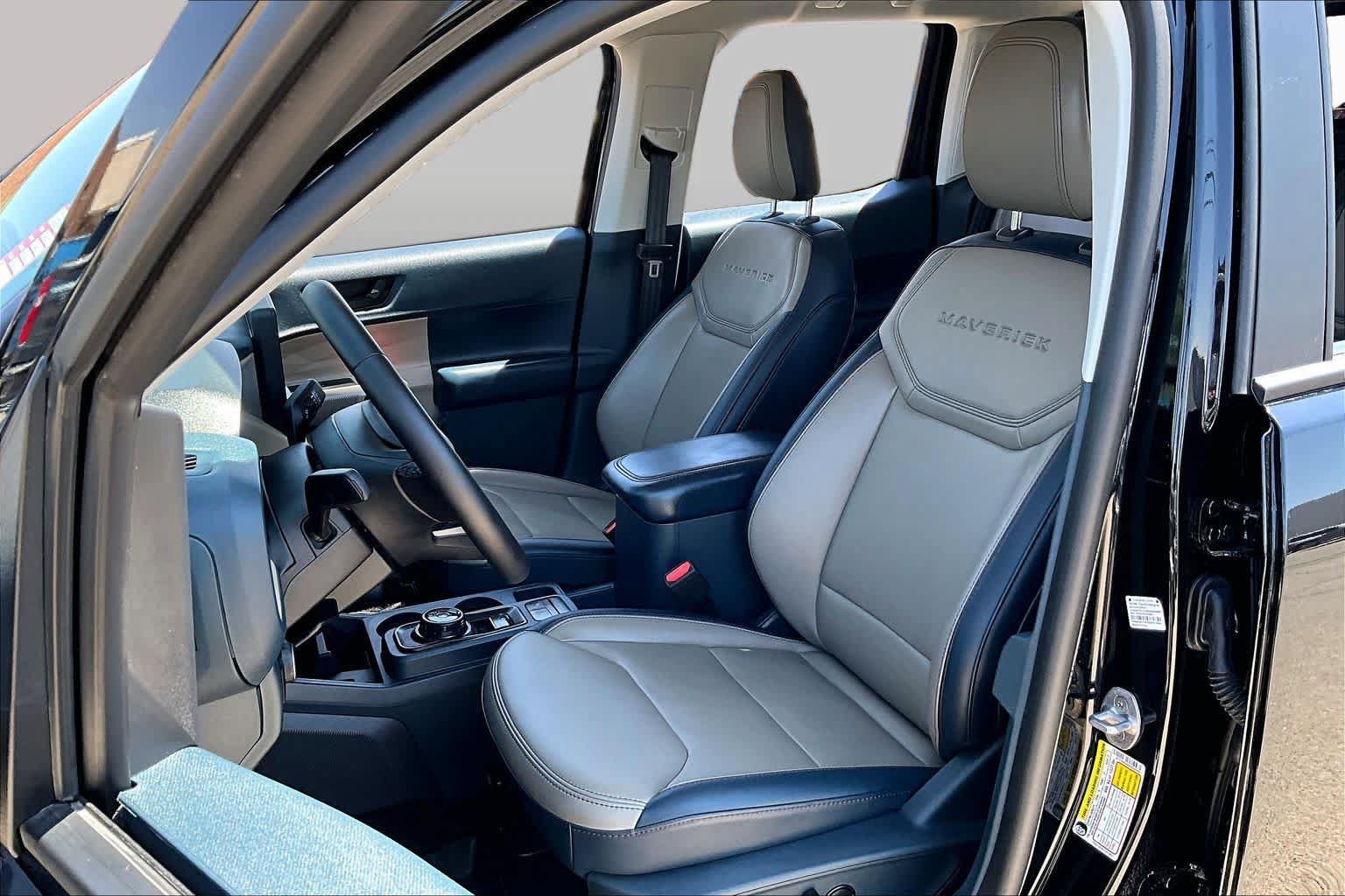 Certified 2025 Ford Maverick Lariat w/ 4K Tow Package AWD/4WD image 8
