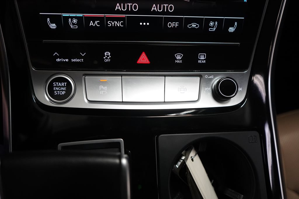 Used 2022 Audi Q8 Prestige w/ Prestige Package AWD/4WD image 42