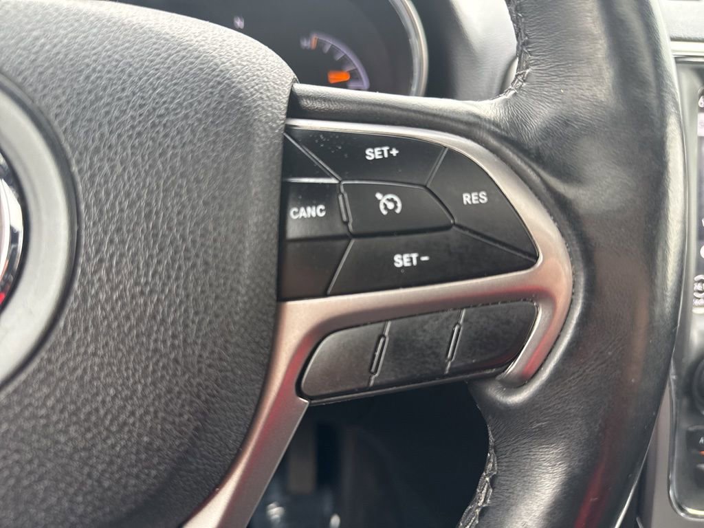 Used 2018 Jeep Grand Cherokee Limited image 22