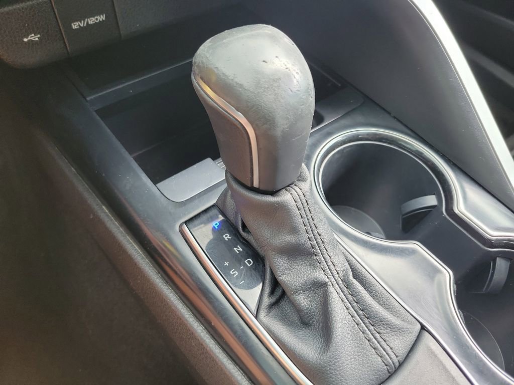 Used 2020 Toyota Camry SE FWD image 29