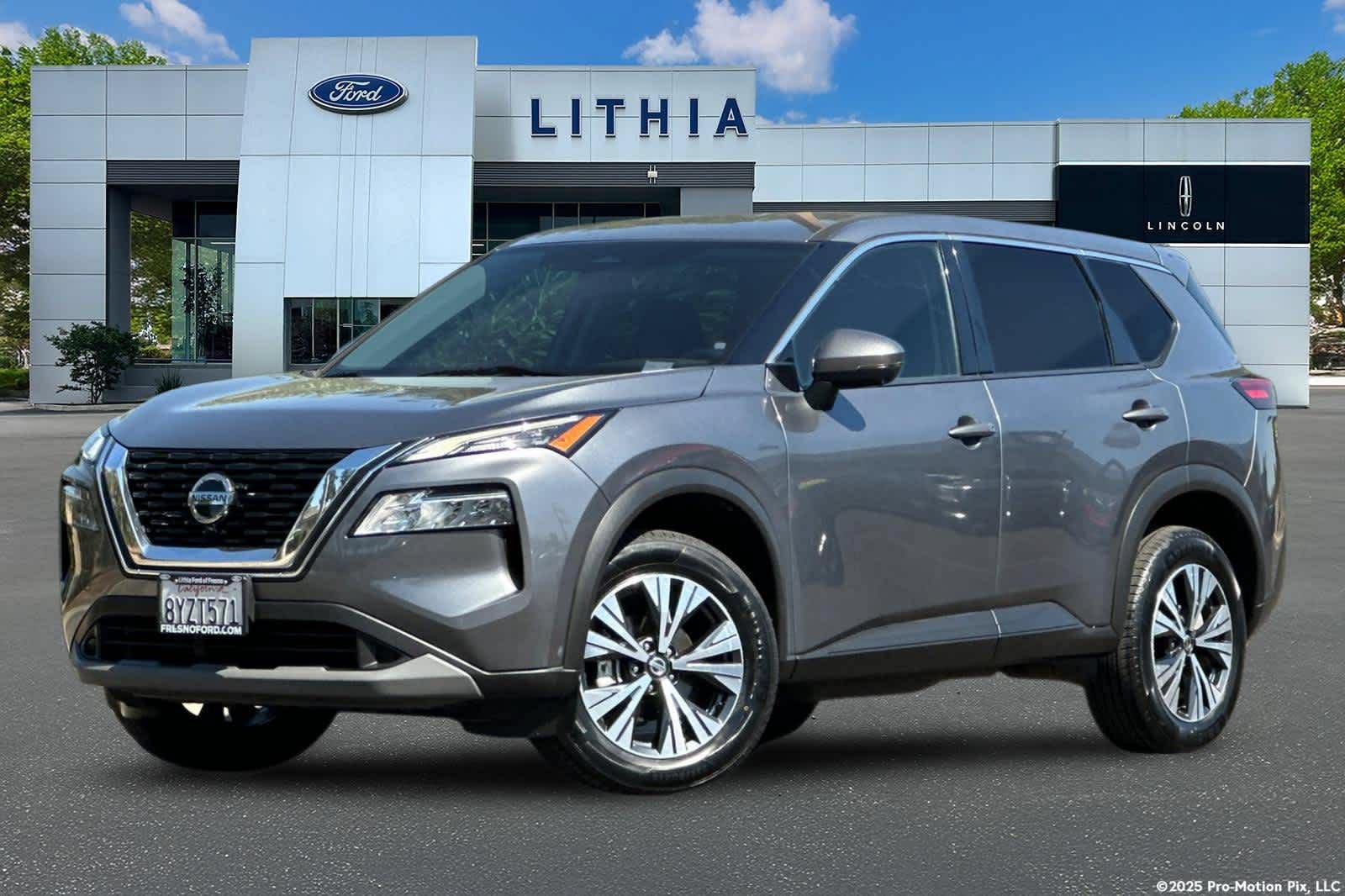 Used 2021 Nissan Rogue SV FWD image 1