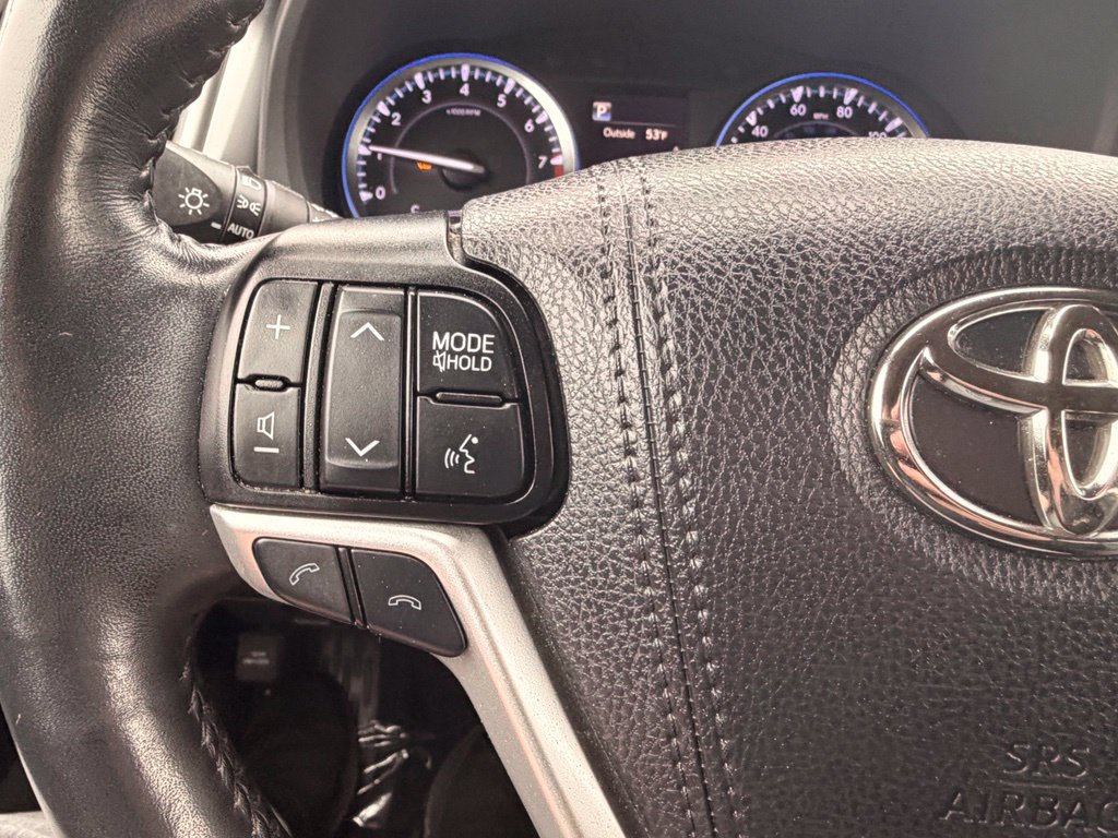 Used 2019 Toyota Highlander Limited Platinum AWD/4WD image 34