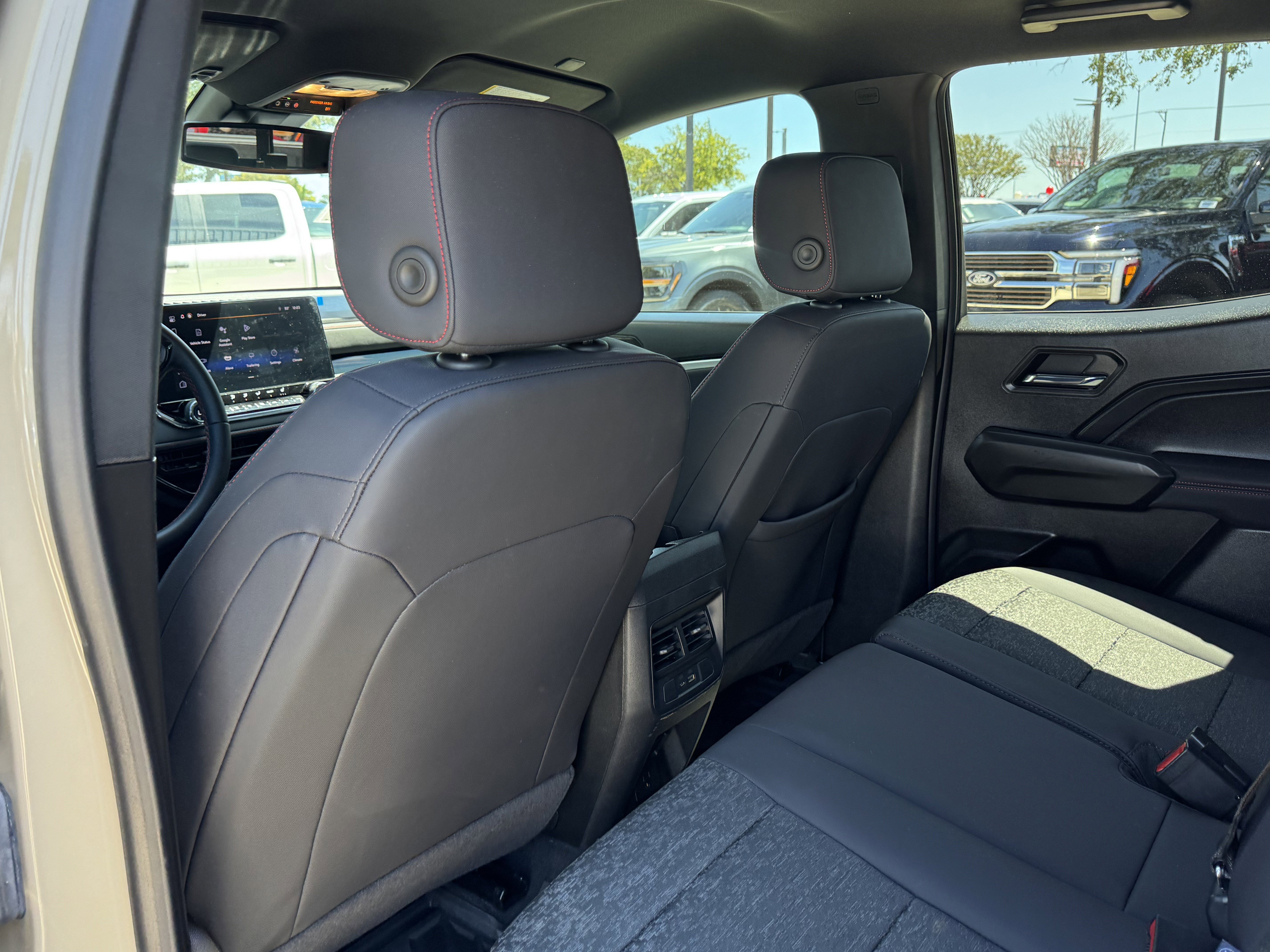 Used 2024 Chevrolet Colorado Z71 w/ Z71 Convenience Package 2 image 14