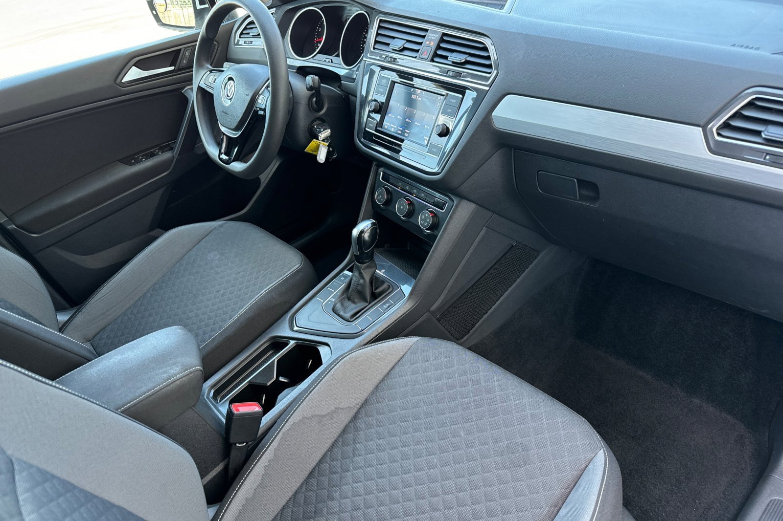 Used 2021 Volkswagen Tiguan S image 19