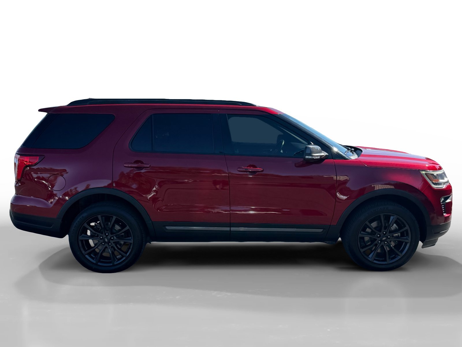 Certified 2019 Ford Explorer XLT w/ Equipment Group 202A AWD/4WD image 6