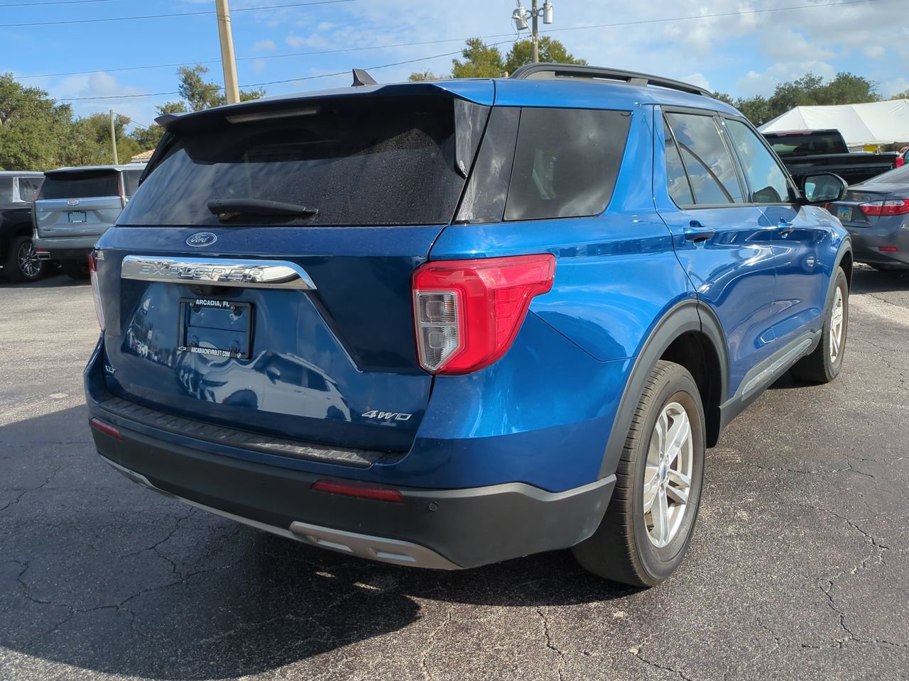 Certified 2022 Ford Explorer XLT w/ Equipment Group 202A AWD/4WD image 4