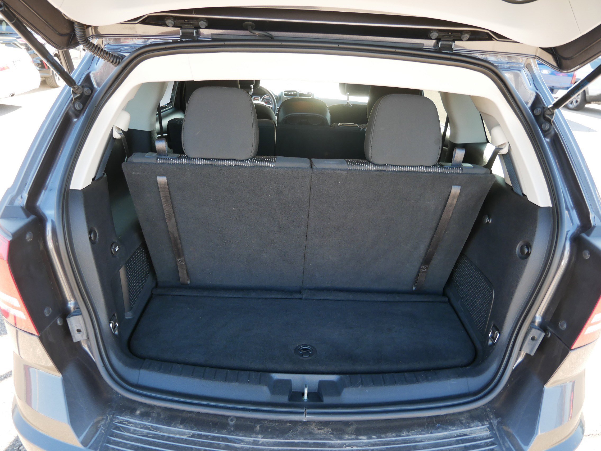 Used 2020 Dodge Journey SE w/ Blacktop Package FWD image 18