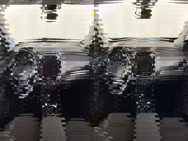 Used 2018 Chevrolet Traverse LT image 8