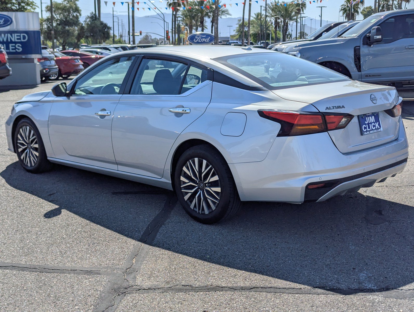 Used 2024 Nissan Altima 2.5 SV FWD image 4