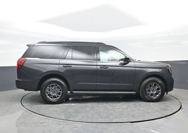 Certified 2025 Ford Expedition Active AWD/4WD image 3