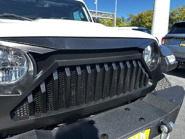 Used 2021 Jeep Gladiator Rubicon AWD/4WD image 10