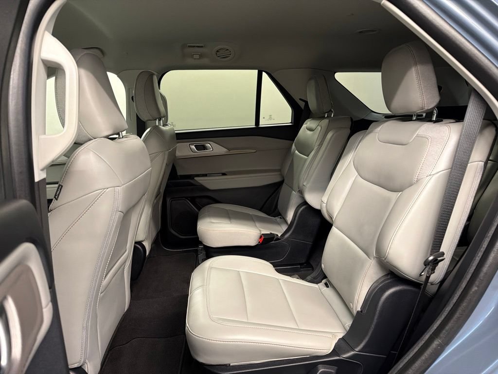 Certified 2025 Ford Explorer Active w/ Active Comfort Package AWD/4WD image 31