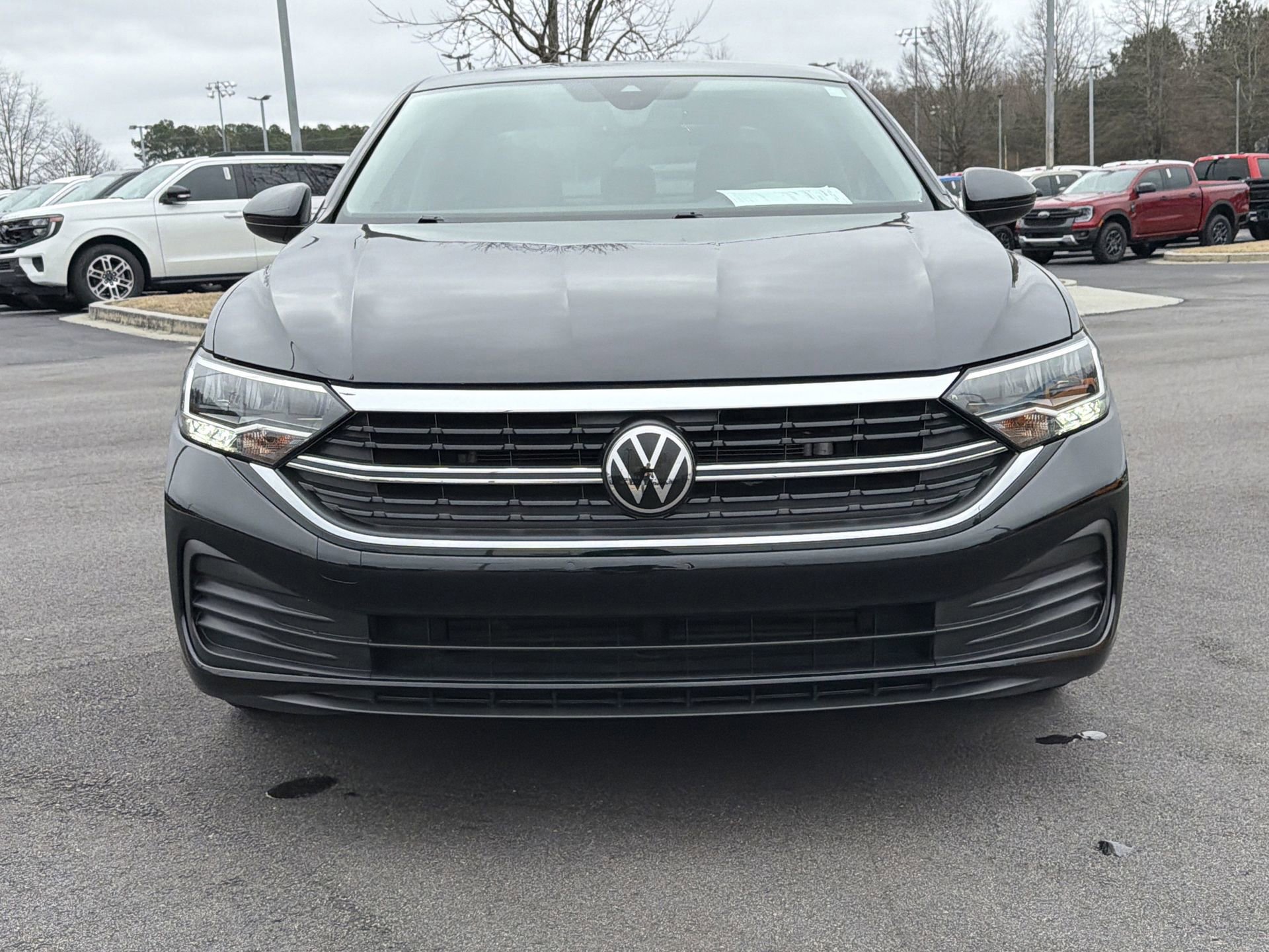 Used 2024 Volkswagen Jetta SE w/ Panoramic Sunroof Package image 8