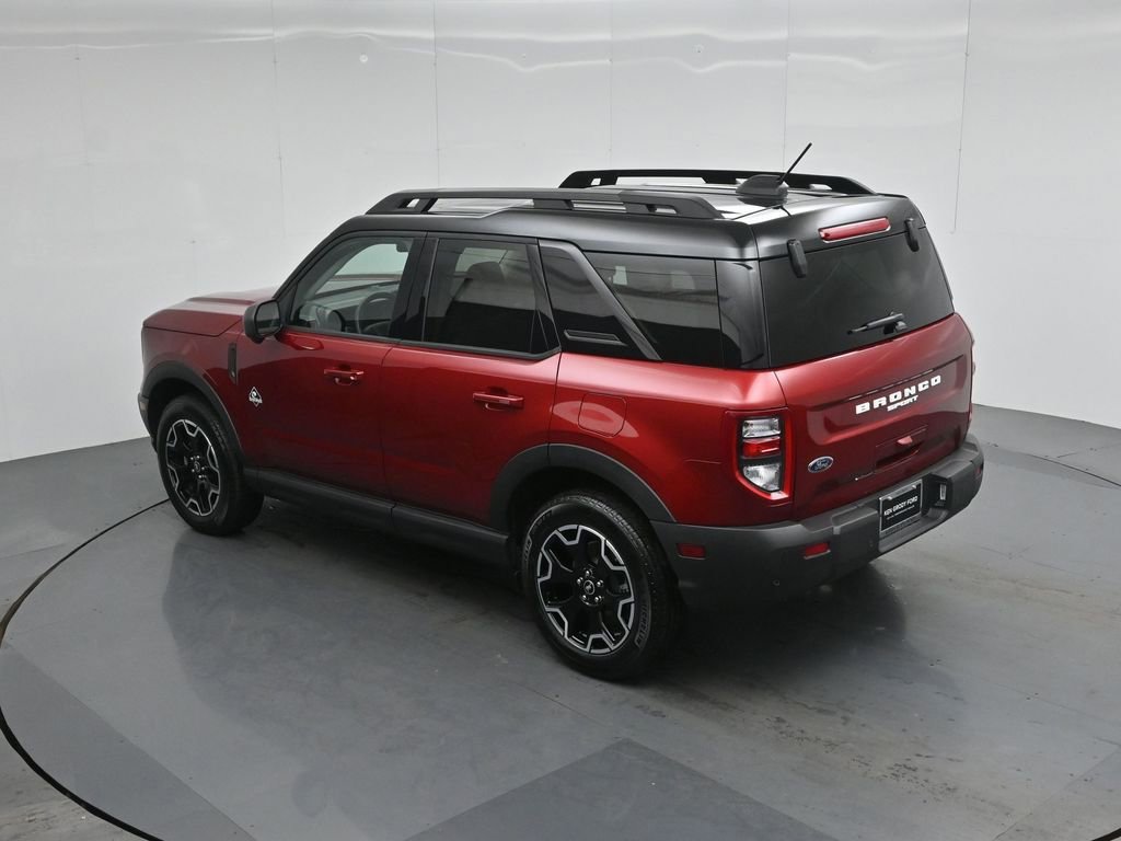 Certified 2025 Ford Bronco Sport Outer Banks w/ Outer Banks Tech Package+ AWD/4WD image 43