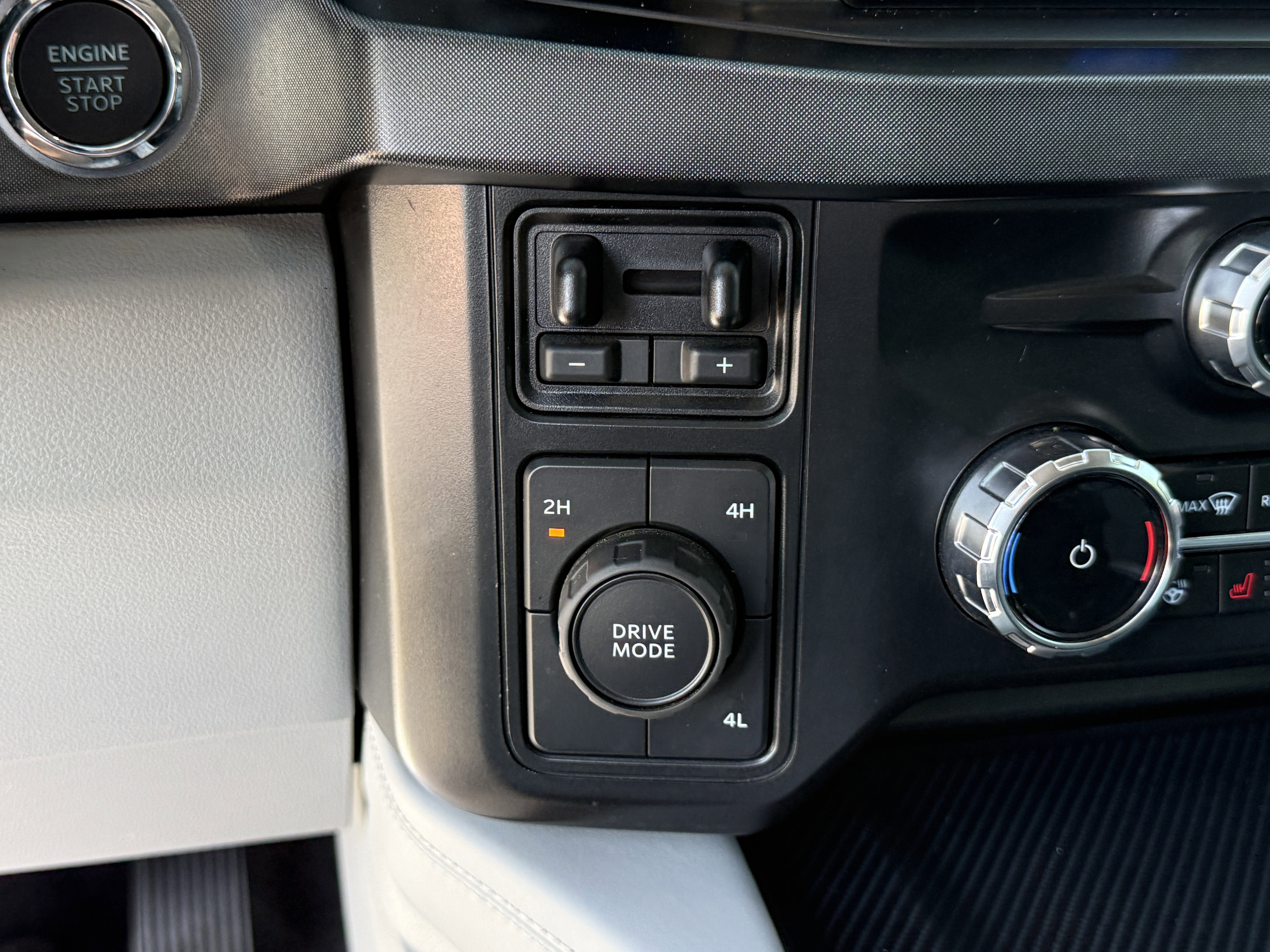 Certified 2024 Ford F350 Limited AWD/4WD image 23
