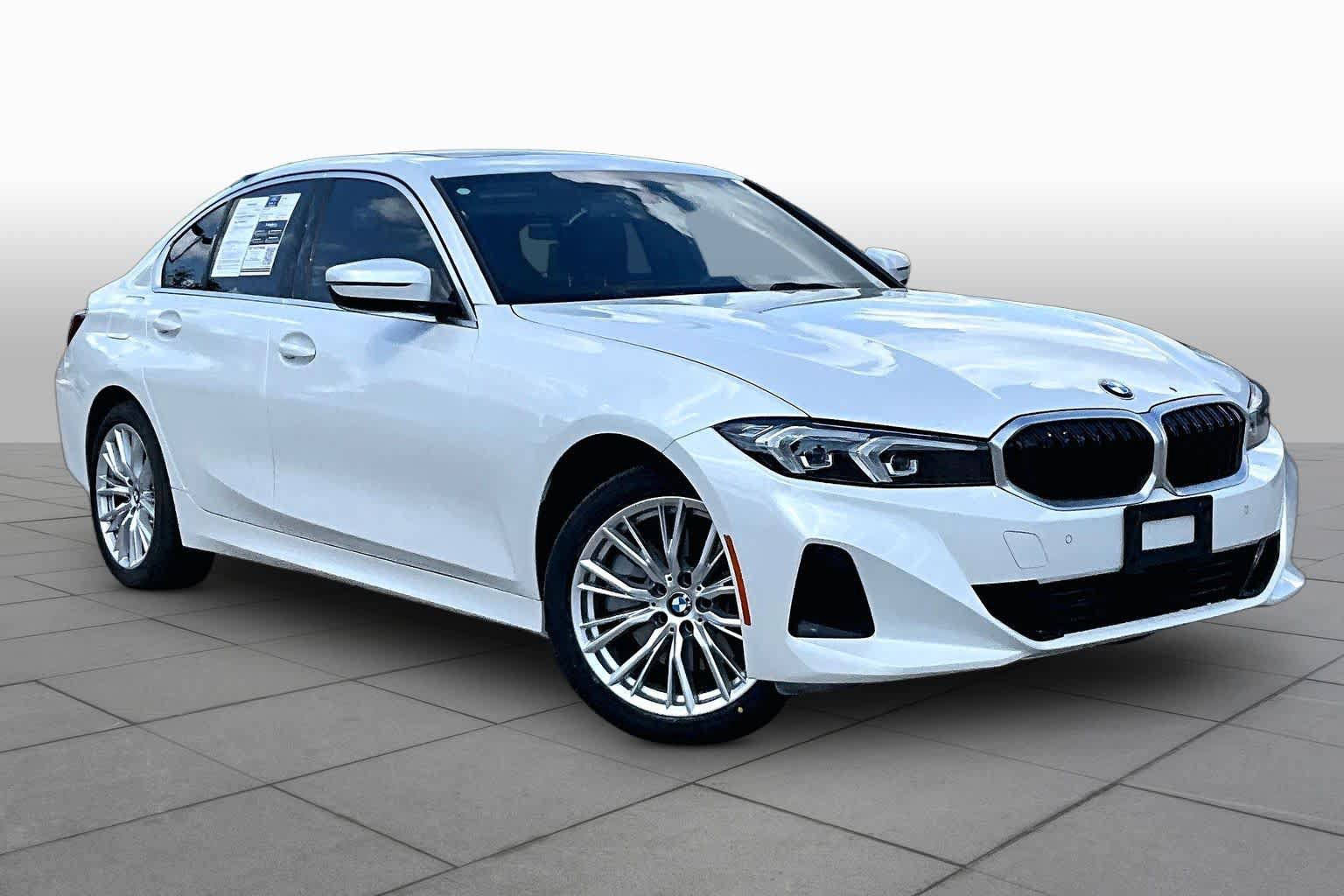 Used 2024 BMW 330i Sedan w/ Convenience Package RWD image 3