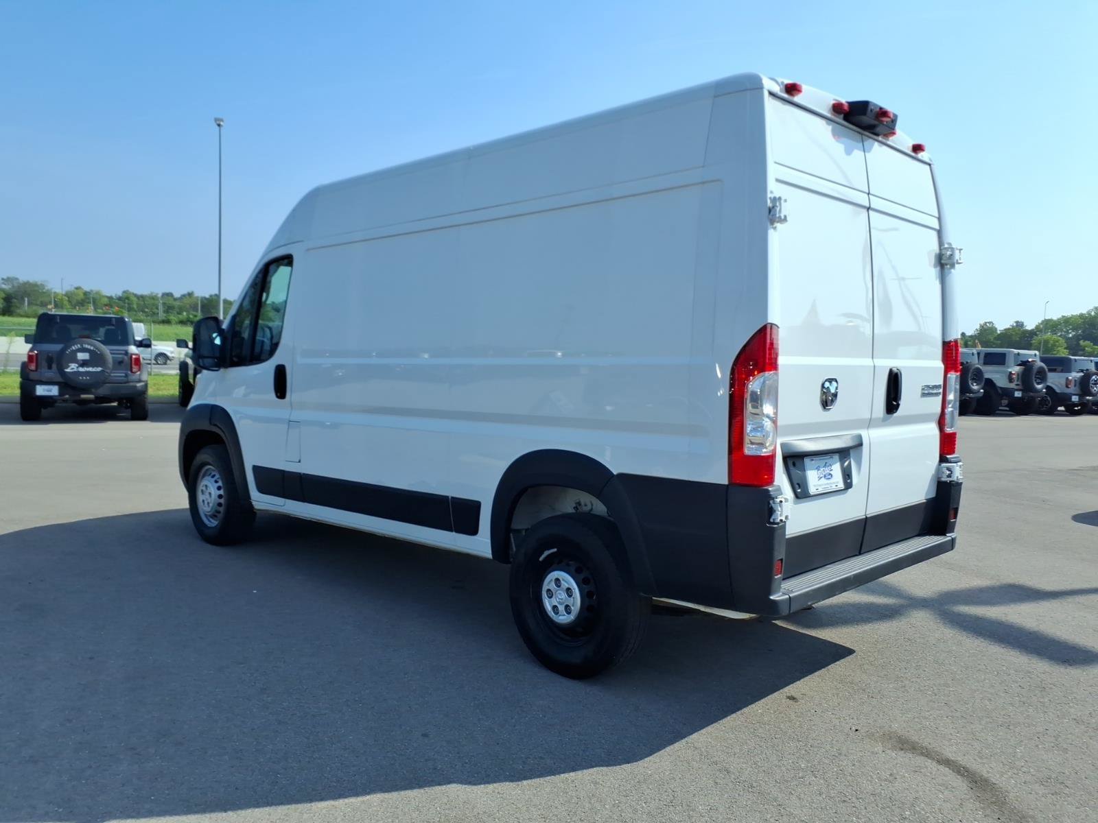 Used 2024 RAM ProMaster 2500 w/ Convenience Group FWD image 5