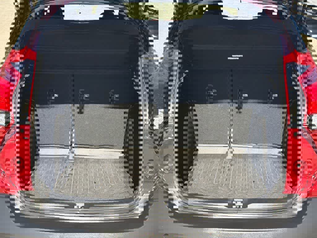 Used 2019 Nissan Kicks SR w/ SR Premium Package image 16