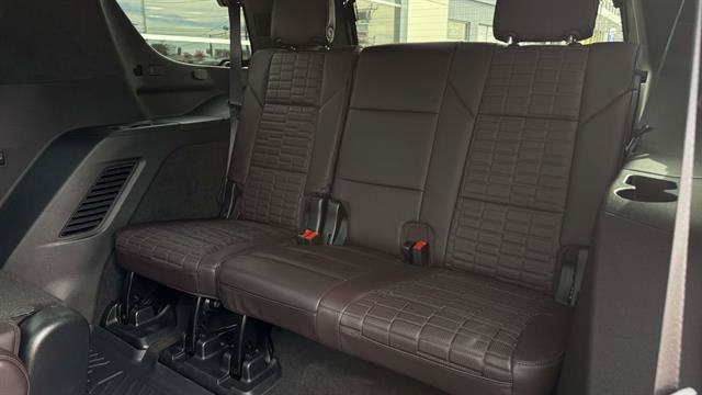 Used 2024 Cadillac Escalade Sport Platinum w/ LPO, ONYX Package AWD/4WD image 29