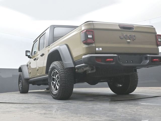 Used 2025 Jeep Gladiator Rubicon w/ Convenience Group AWD/4WD image 22
