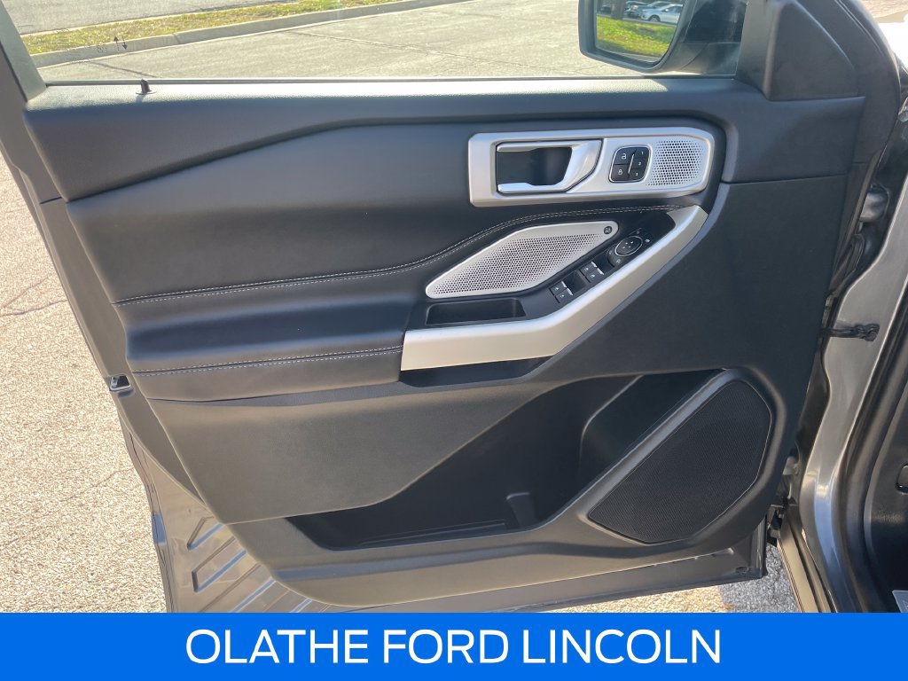 Certified 2023 Ford Explorer Limited w/ Limited Technology Package AWD/4WD image 18