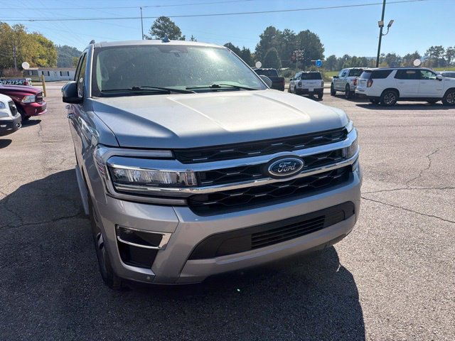 Certified 2024 Ford Expedition Limited RWD image 3