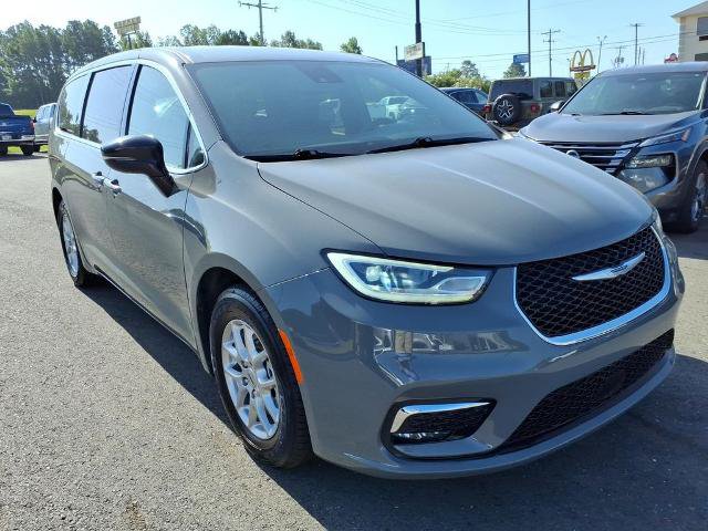 Used 2025 Chrysler Pacifica Select FWD image 5
