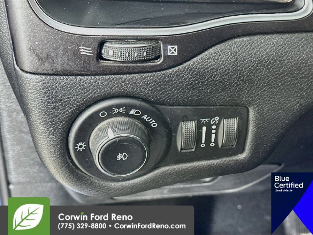 Used 2020 Jeep Cherokee Trailhawk w/ Trailer Tow Group AWD/4WD image 14