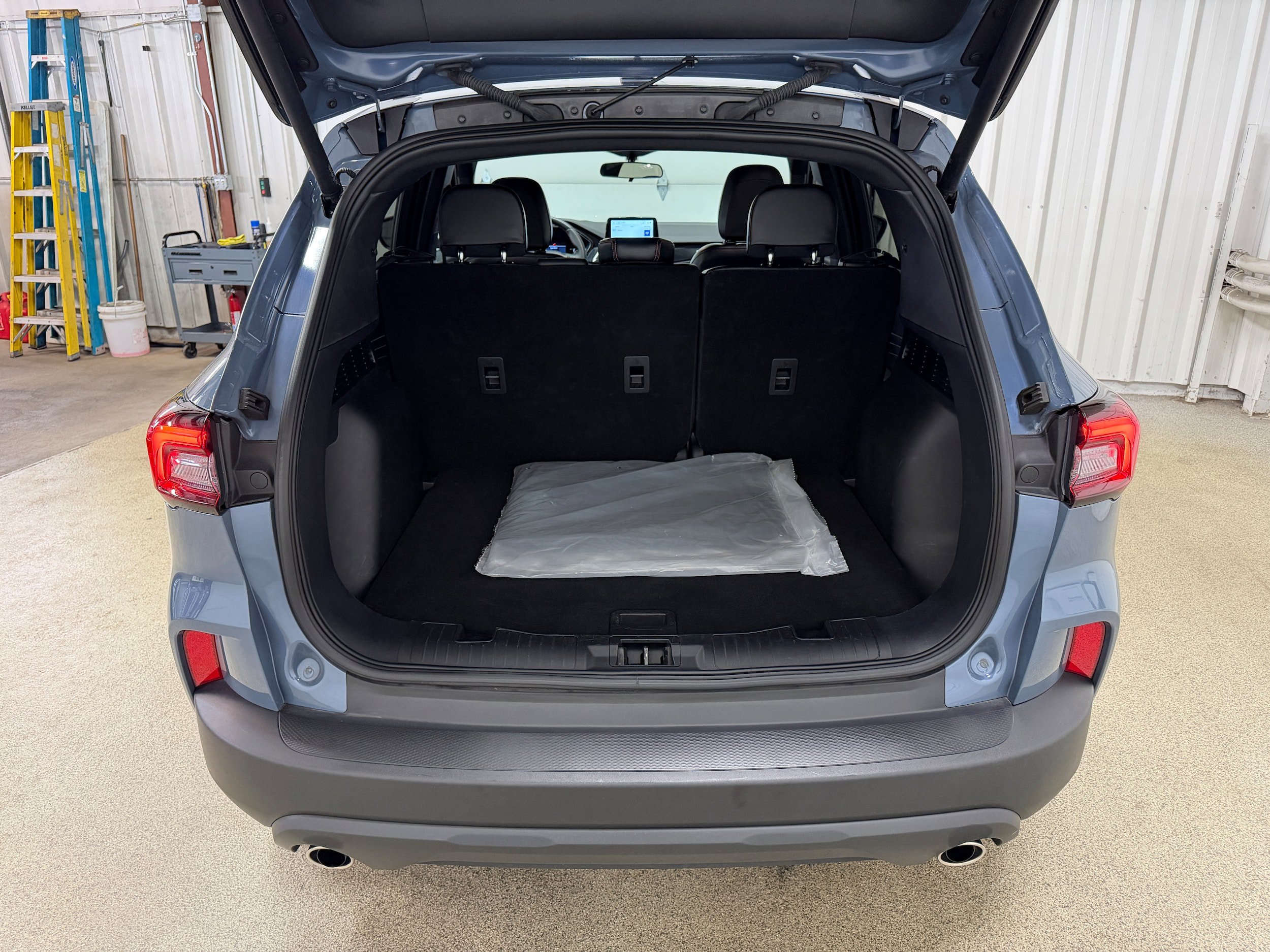 Certified 2025 Ford Escape ST-Line Select AWD/4WD image 27