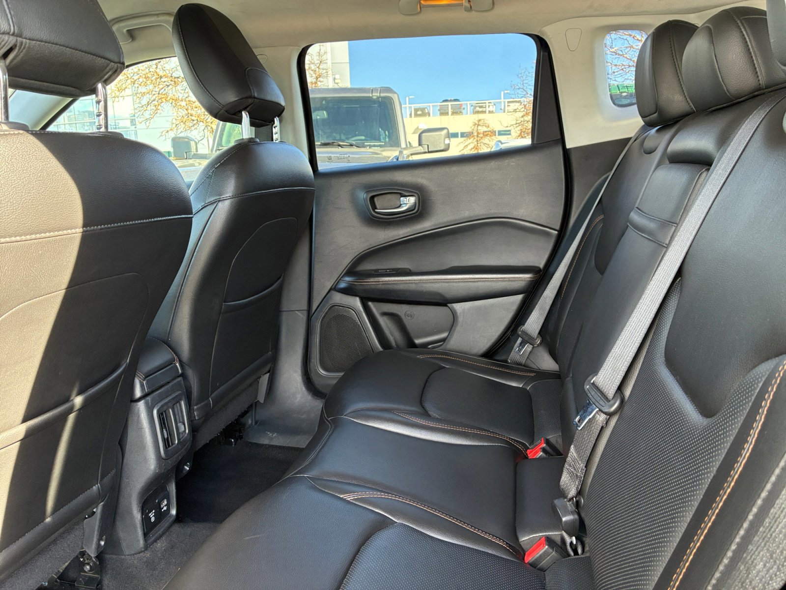 Used 2018 Jeep Compass Limited w/ Navigation Group image 17