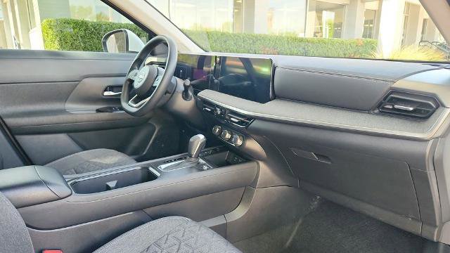 Used 2025 Nissan Kicks SV image 30