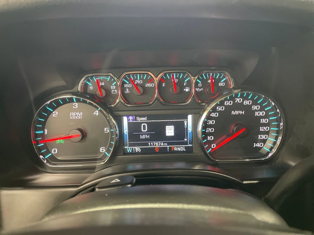 Used 2018 Chevrolet Suburban Premier image 23