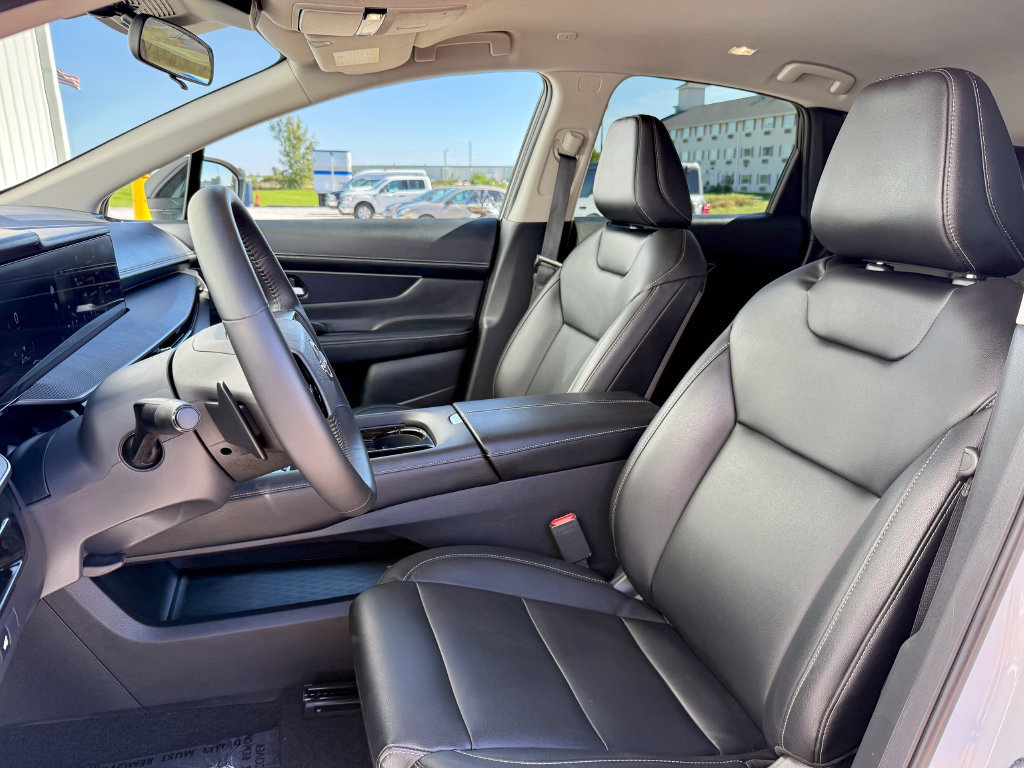 Used 2025 Nissan Murano SV AWD/4WD image 11
