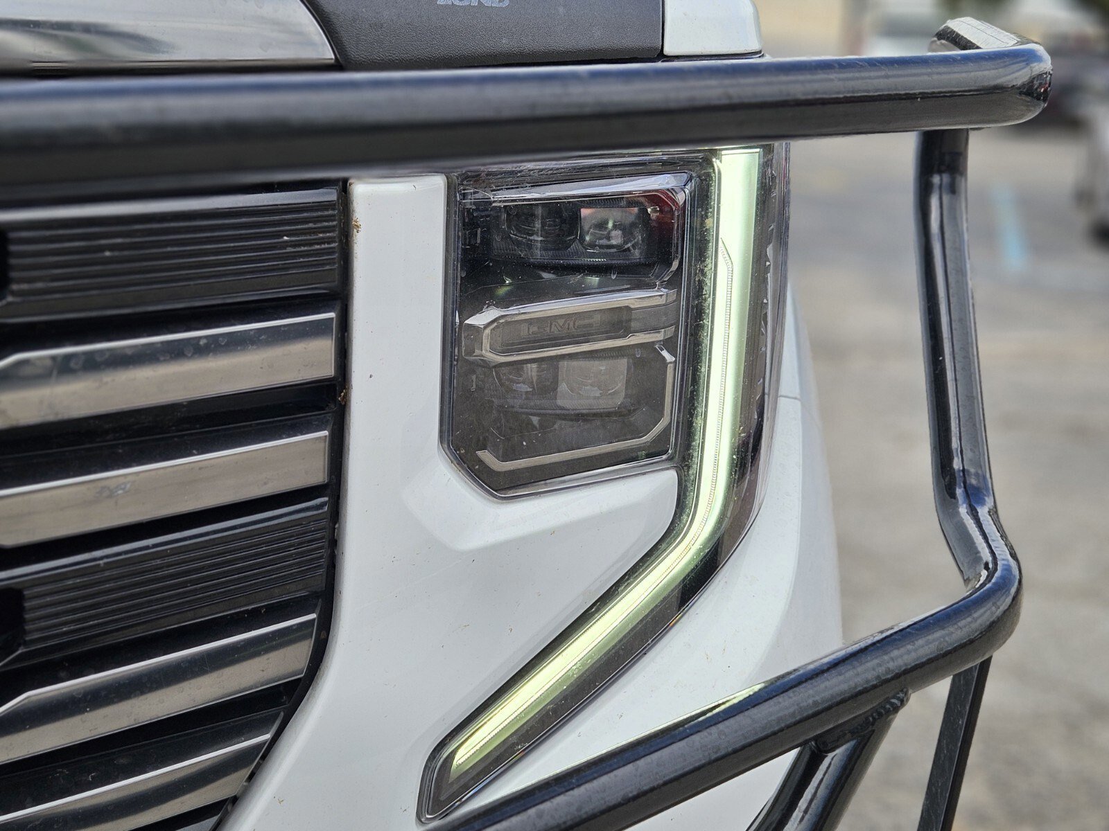 Used 2022 GMC Sierra 1500 AT4 w/ AT4 Premium Package image 11