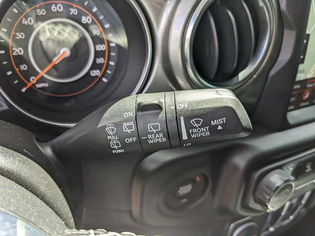 Used 2021 Jeep Wrangler Unlimited Sahara image 32