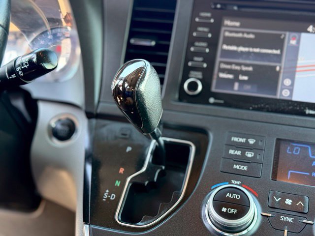 Used 2019 Toyota Sienna XLE w/ XLE Navigation Package FWD image 20