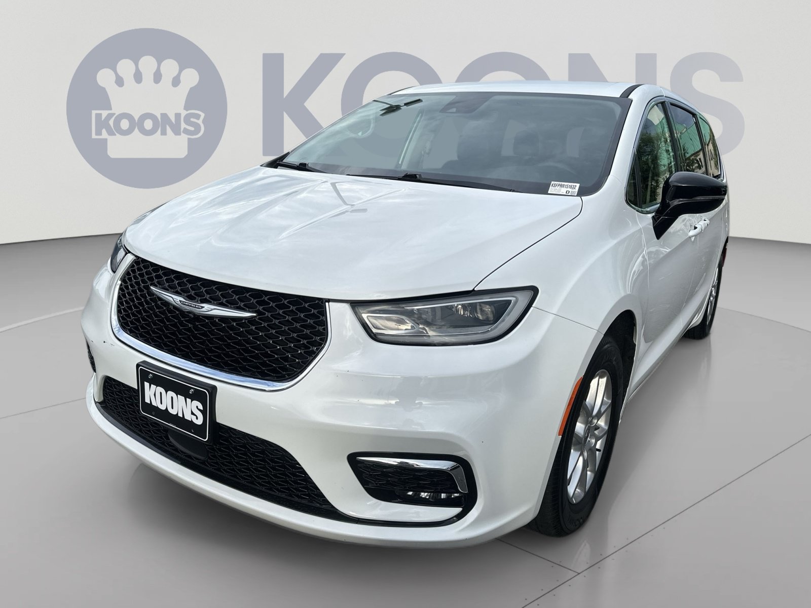 Used 2024 Chrysler Pacifica Touring-L