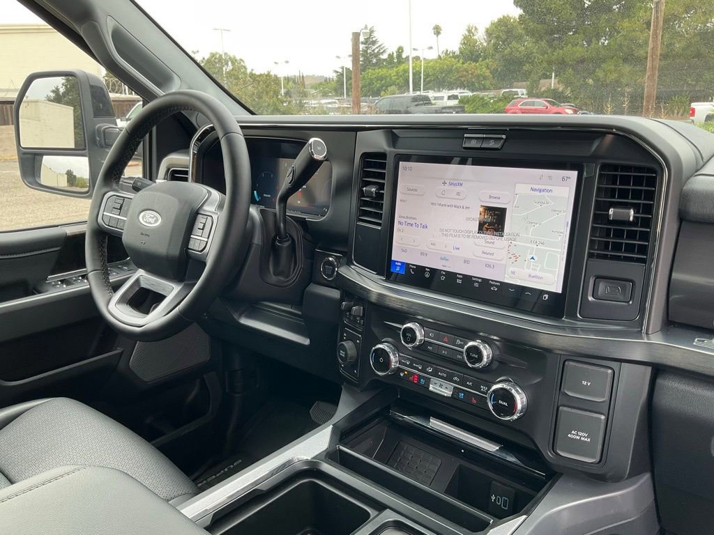 Certified 2025 Ford F350 Lariat w/ Black Appearance Package image 94