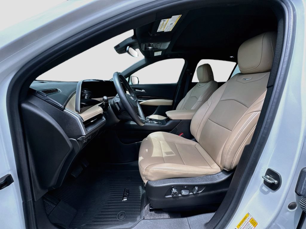Used 2024 Cadillac XT4 Premium Luxury FWD image 24
