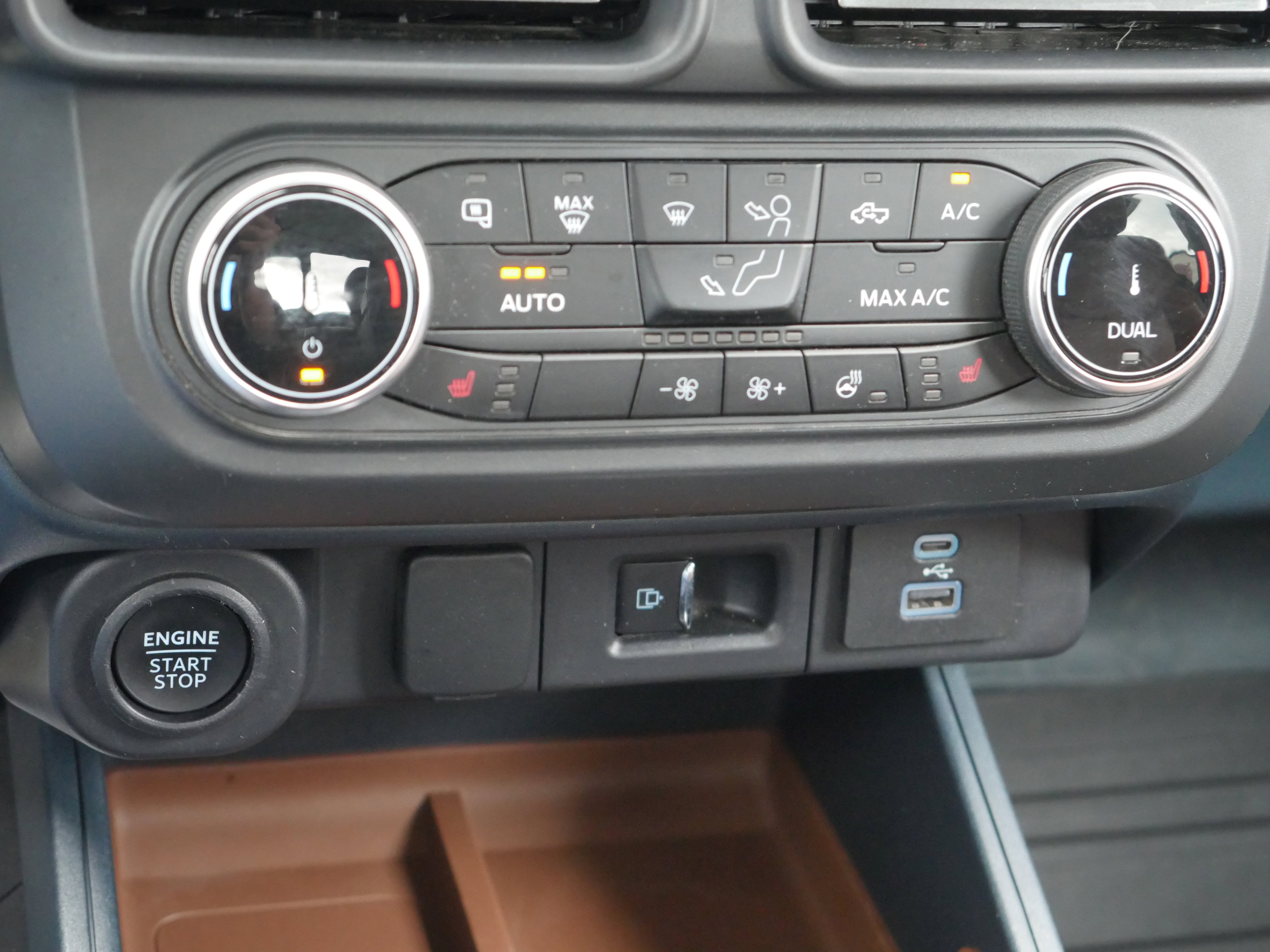 Certified 2024 Ford Maverick Lariat AWD/4WD image 12